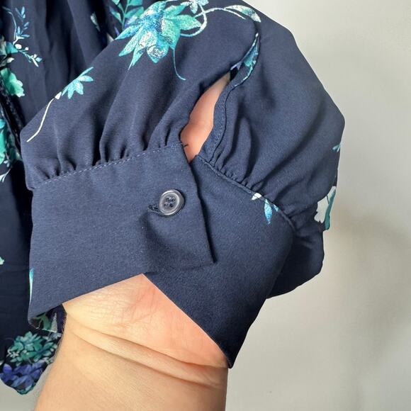 Ava & Viv Women's Navy Blue Floral Semi Sheer Button Down Shirt Size 4X - Picture 4 of 10